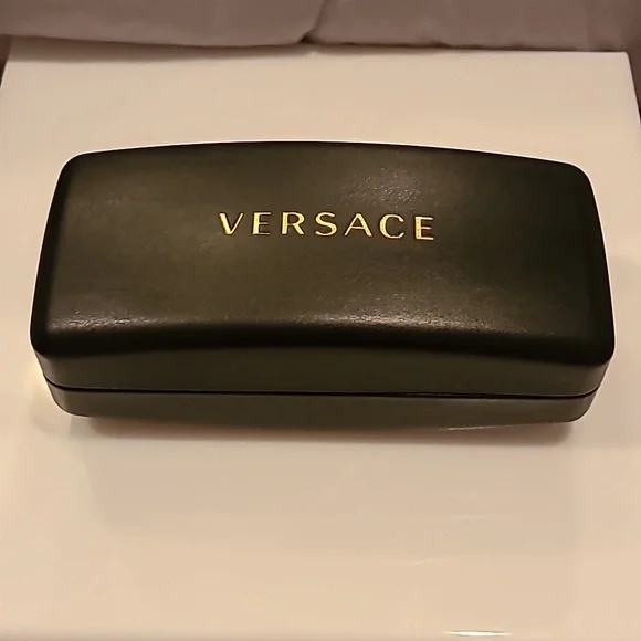 Versace Black Sunglasses brand new in the box - Picture 10 of 14